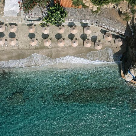 Aneroussa Beach Hotel Batsi  Bagian luar foto
