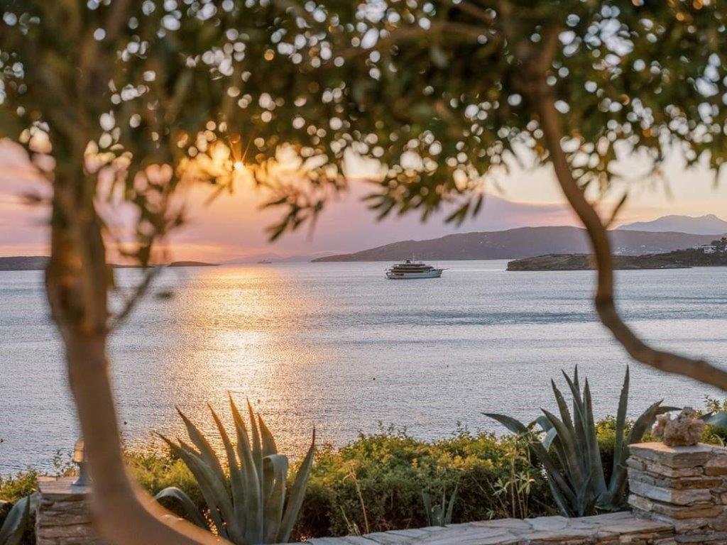 Aneroussa Beach Hotel Batsi  Bagian luar foto