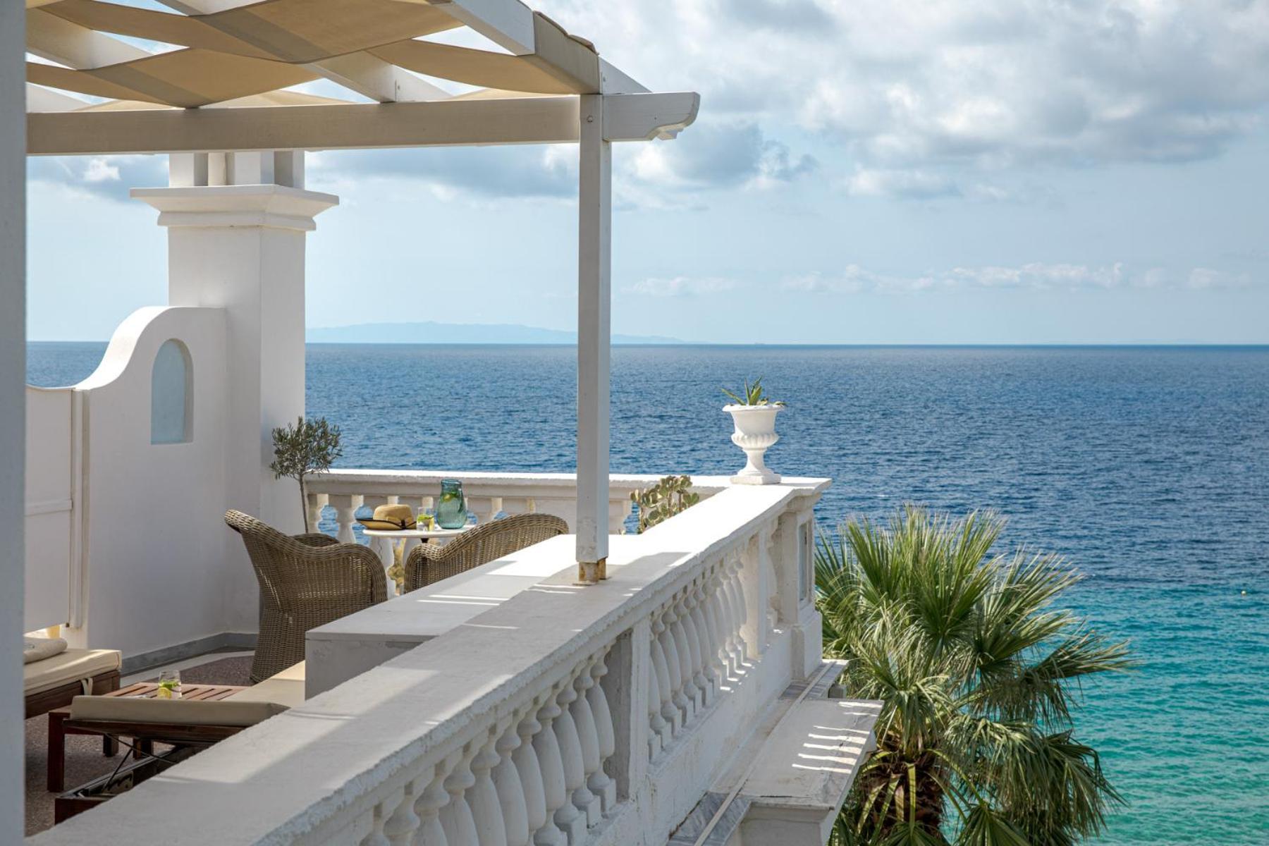 Aneroussa Beach Hotel Batsi  Bagian luar foto