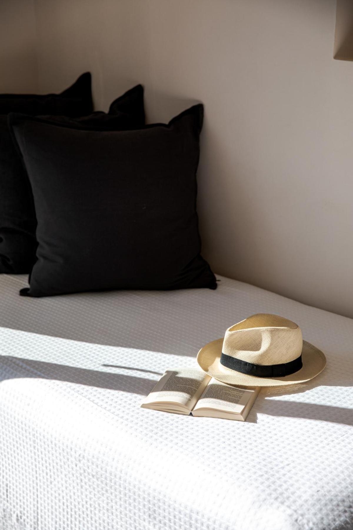 Aneroussa Beach Hotel Batsi  Bagian luar foto