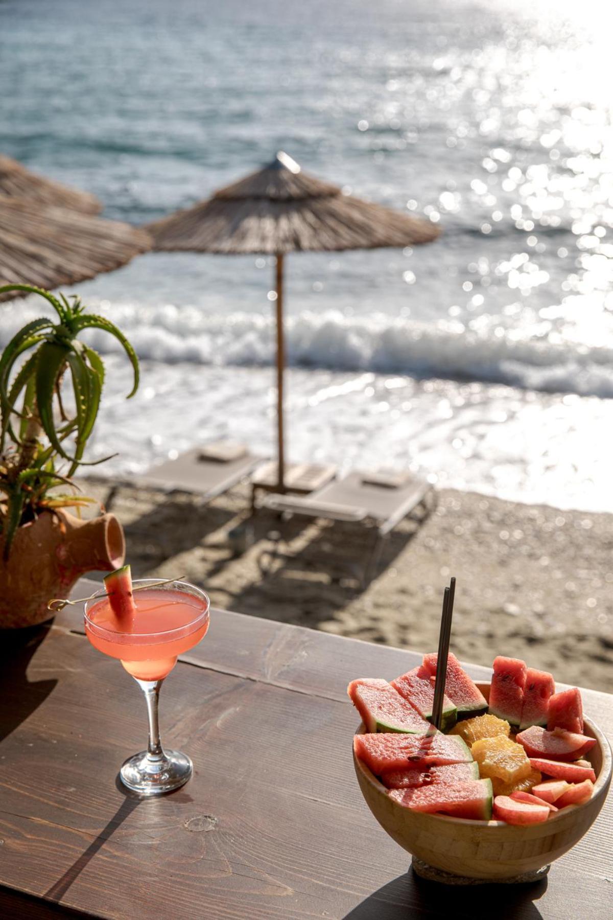 Aneroussa Beach Hotel Batsi  Bagian luar foto