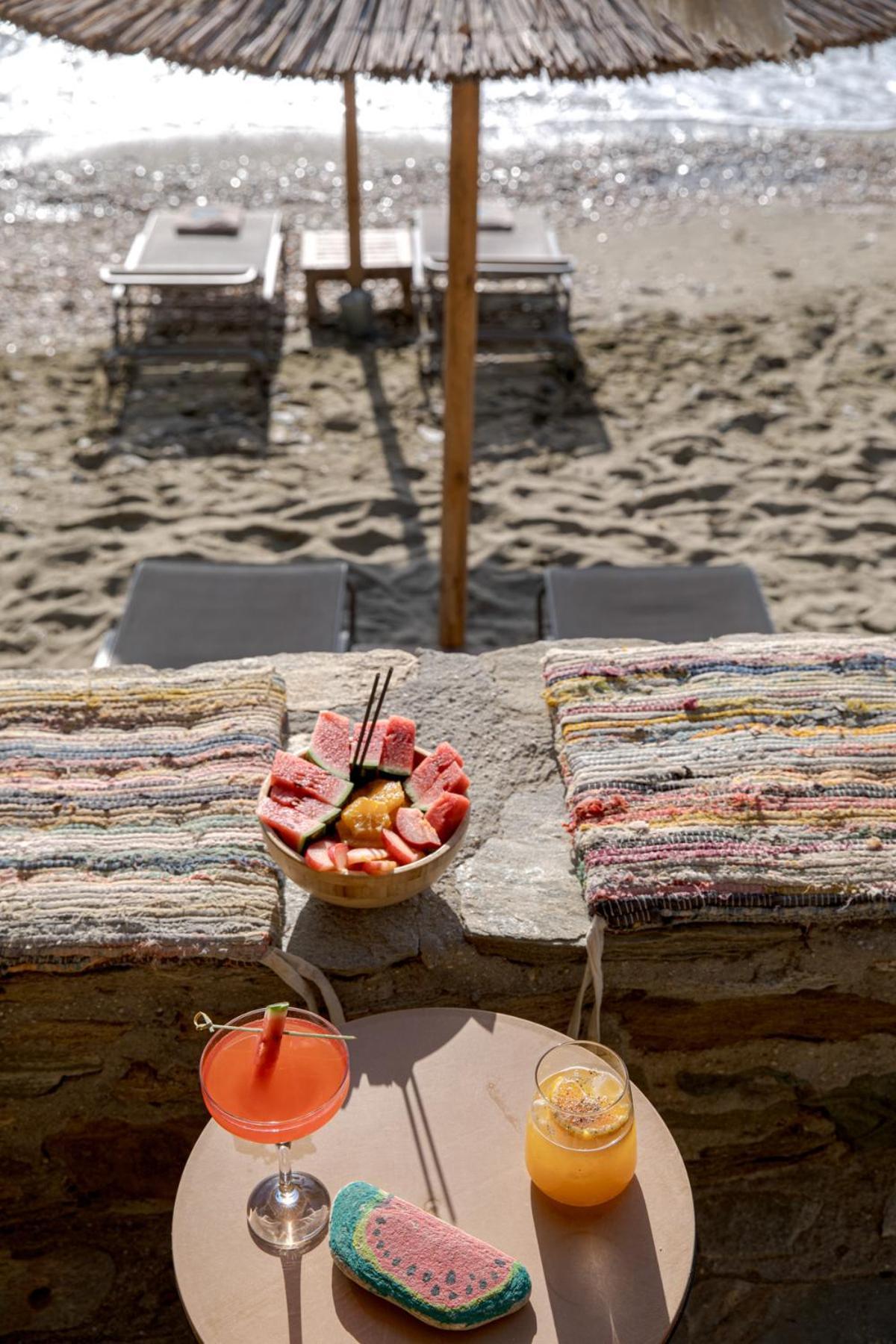 Aneroussa Beach Hotel Batsi  Bagian luar foto