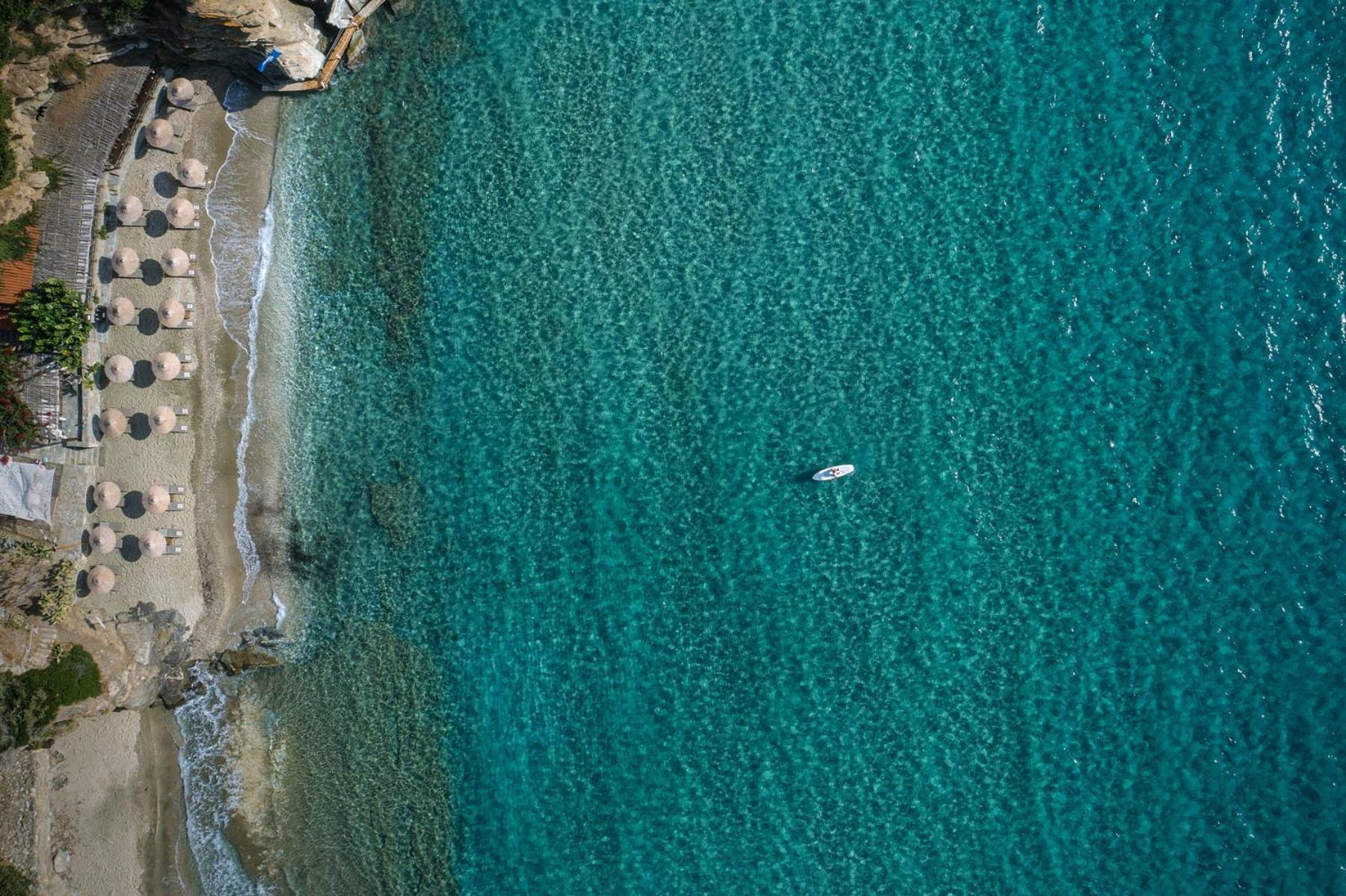 Aneroussa Beach Hotel Batsi  Bagian luar foto